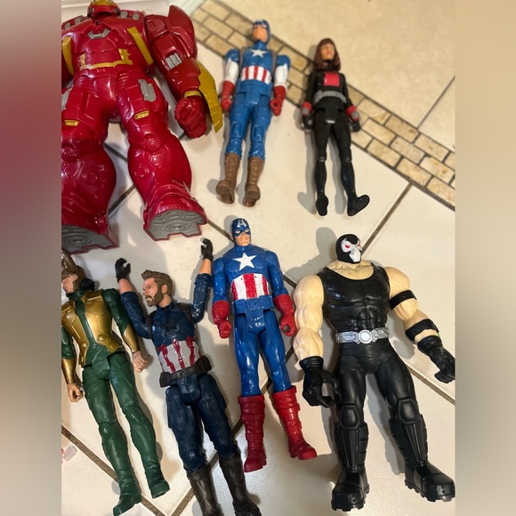 Action Figures - Picture 2 of 4